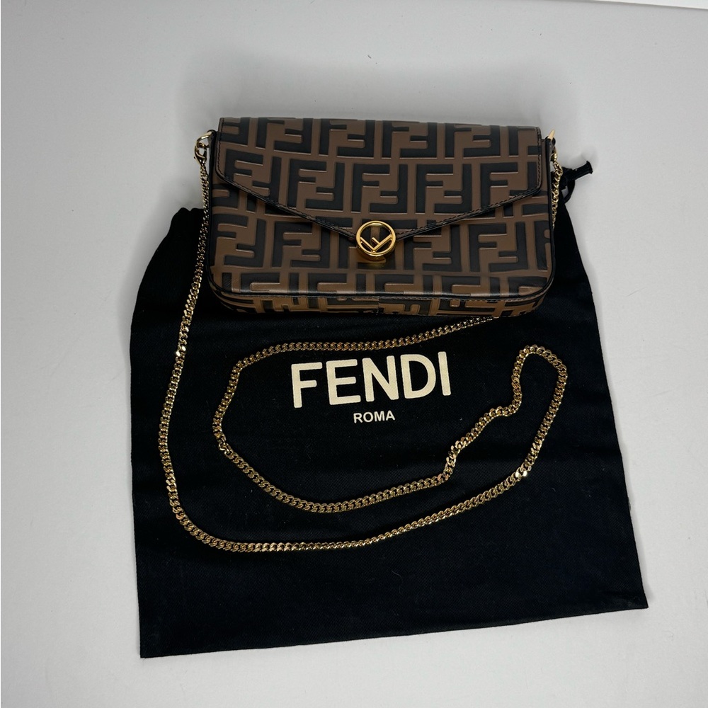 Fendi Wallet on Chain Crossbody